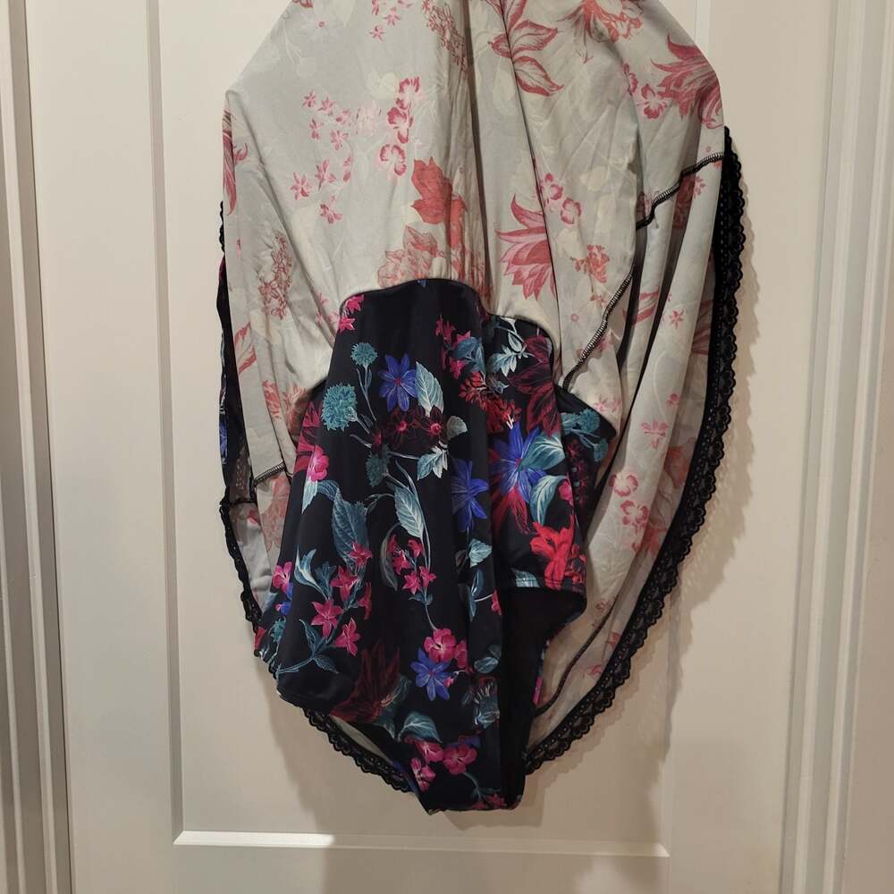 Torrid Black Floral Lace Trim Wireless plus-size Swim Dress Size 3 - Picture 3 of 5